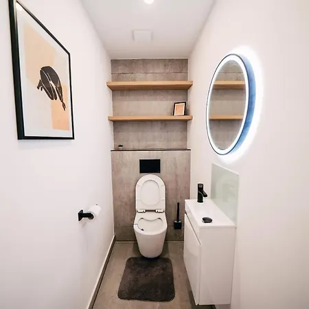 Luxury W. Views In Old Town شقة