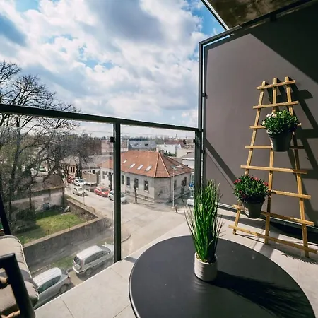 Luxury W. Views In Old Town Apartment *